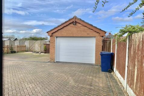 Detached Garage