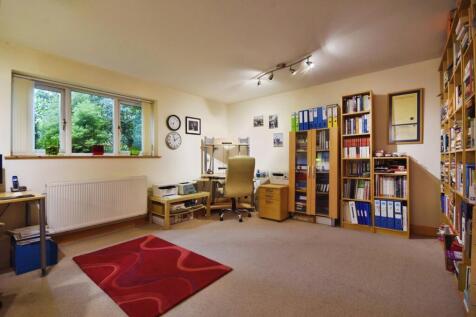Bedroom / Office