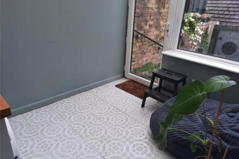 Sun/Utility Room