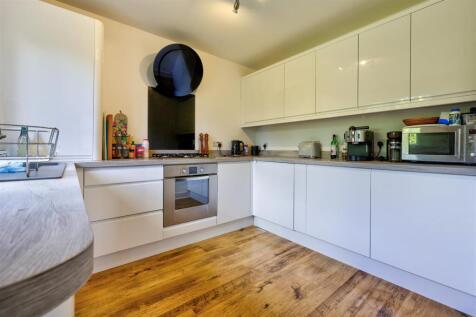 Kitchen_001.jpg