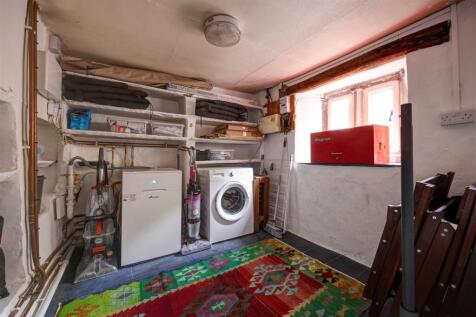 Utility Room &amp; Pantry