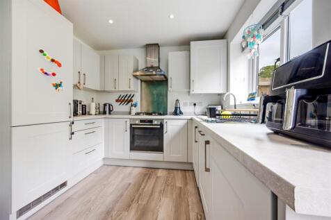 Kitchen_02.jpg