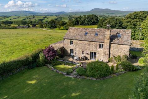 Crow Trees Barn &amp; Ingleborough