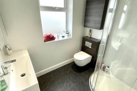Gf Shower Room