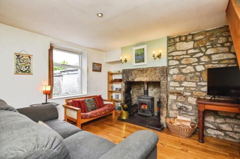 Rear Lounge