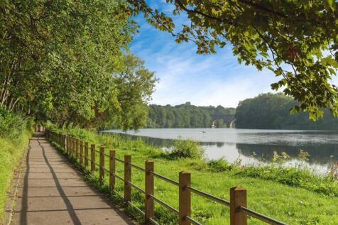 River Walks Closeby