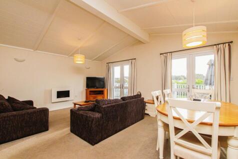 Lounge/Dining