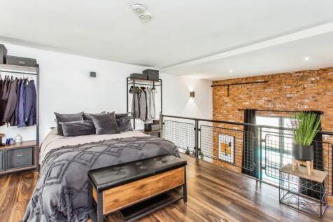 Mezzanine/Guest Room