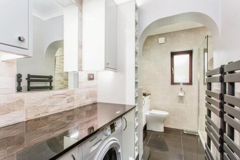 Utility/Shower Room