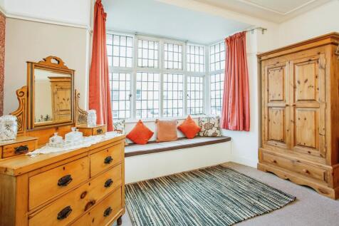 Window Seat - Bed 1