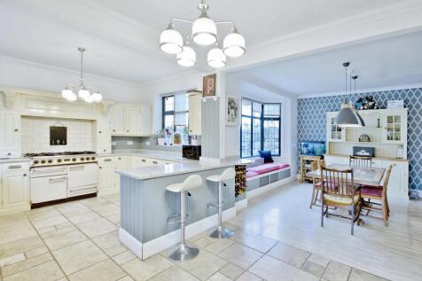 Kitchen/Breakfast Rm