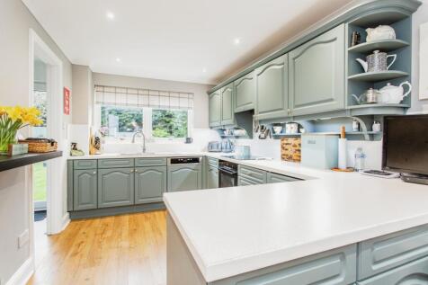 Fitted Kitchen