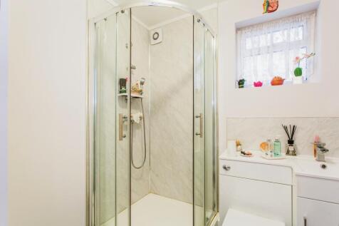 Gf Shower Room