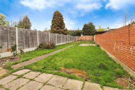 80ft Rear Garden