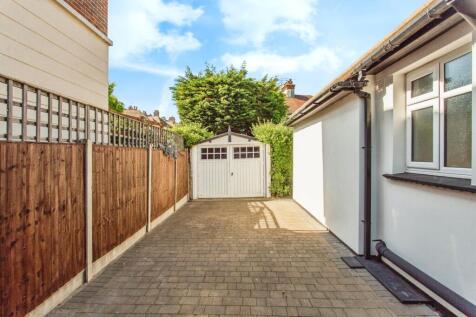Driveway To Side