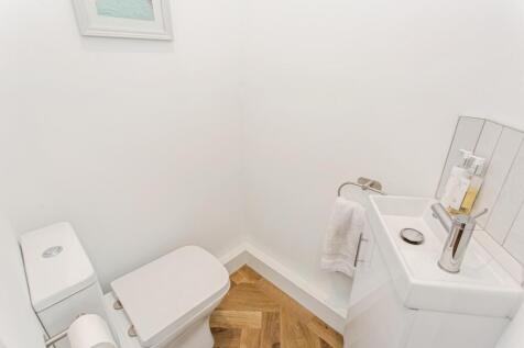 Cloakroom/Wc