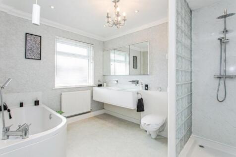 Bath/Shower Room