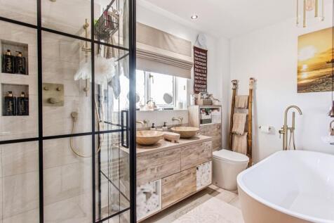 Bath/Shower Room
