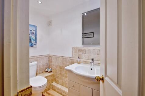 Cloakroom/Wc