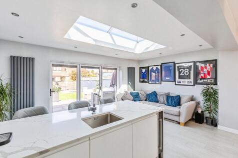 Kitchen Family Room