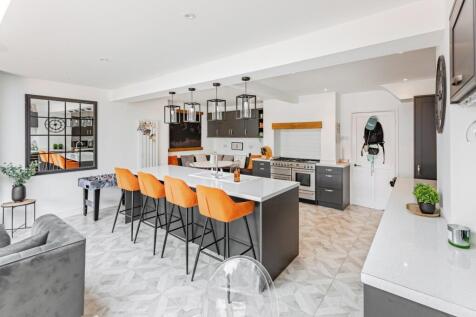 Kitchen Family Room