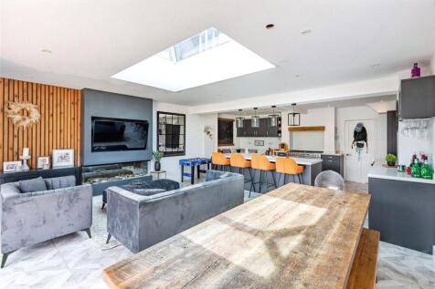 Kitchen Family Room