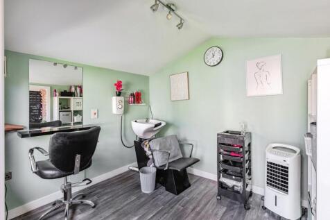 Salon / Office