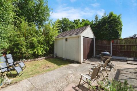 Rear/Garage