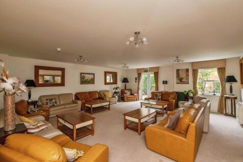 Communal Lounge