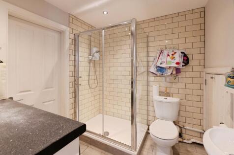 Gf Shower Room