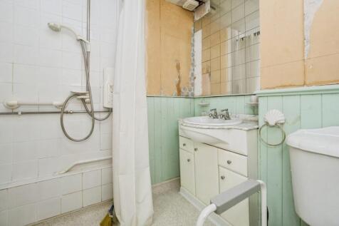 Upstairs Bathroom
