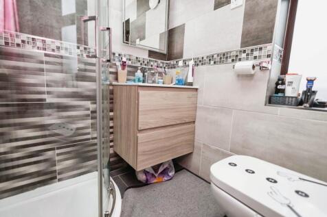 1st Floor Shower