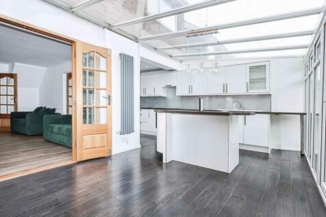 Kitchen Family Room