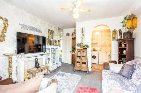 Lounge/Kitchen