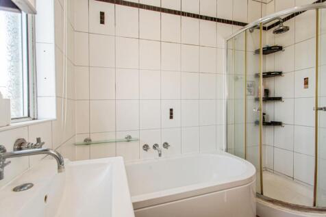 Bath/Shower Room