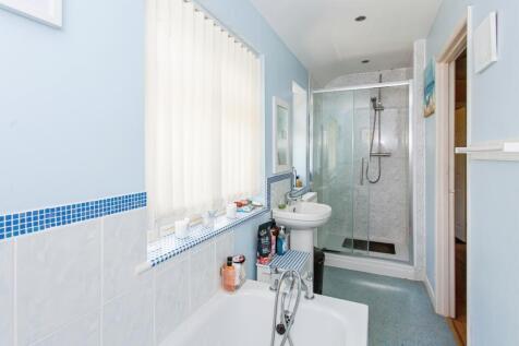 Bath/Shower Room