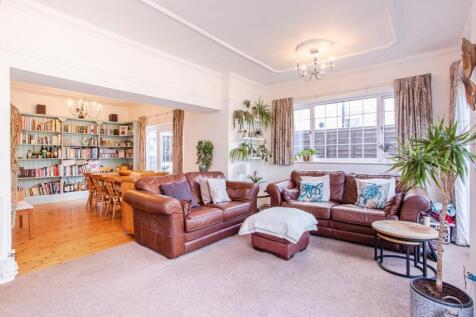 Sitting/Dining Room