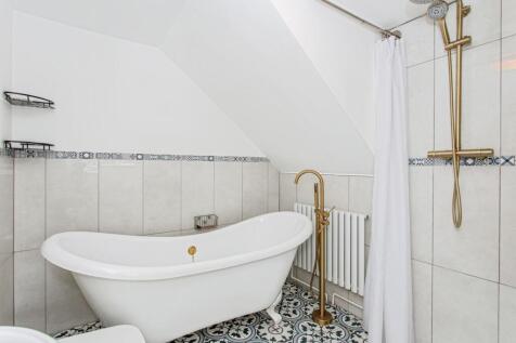 Bath/Shower Room