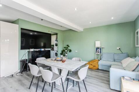 Sitting/Dining