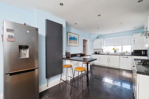 Fitted Kitchen
