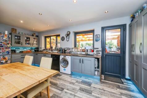 Fitted Kitchen