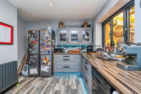 Fitted Kitchen