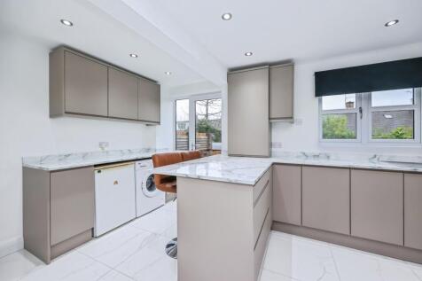 Fitted Kitchen