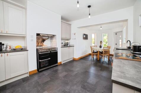 Photo- Kitchen Dinin