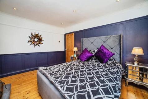 Photo- Bedroom