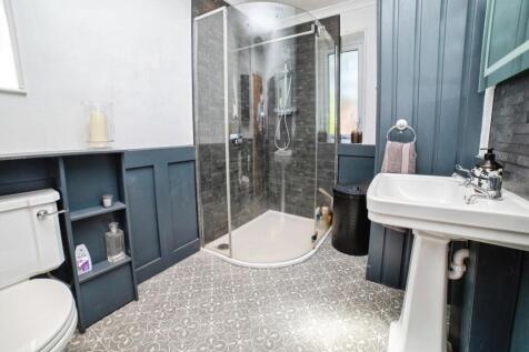 Photo- Shower Room