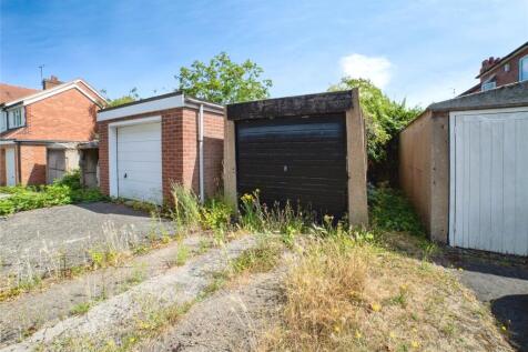 Photo - Garage