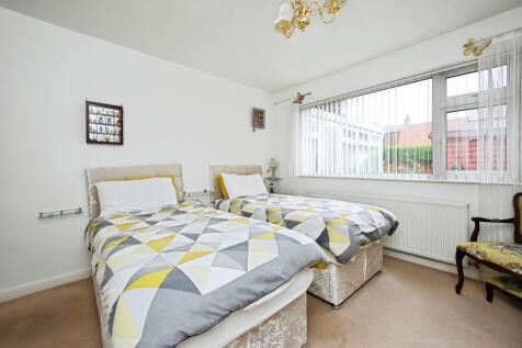 Photo- Bedroom