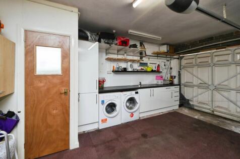 Photo- Garage