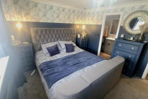 Bedroom One/En Suite